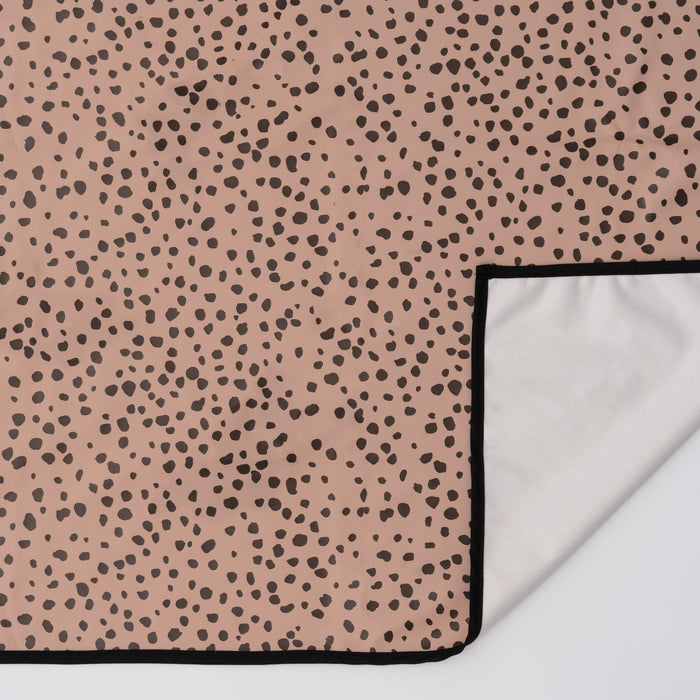 Dots on Rose - Messy Mat