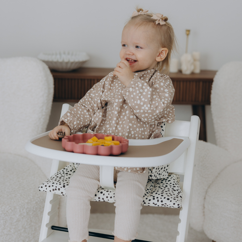 baby stokke tripp trapp high chair white with black dot 